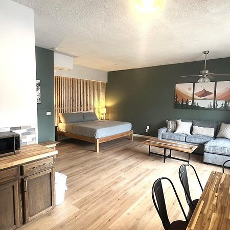 Wofford Village Studios Wofford Heights Dış mekan fotoğraf